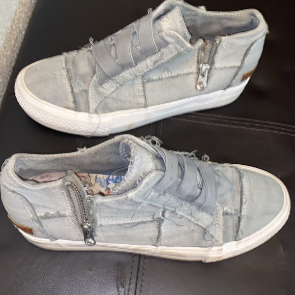 Nice pair of gym shoes - Picture 6 of 6